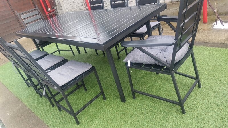 Set masa cu 8 scaune