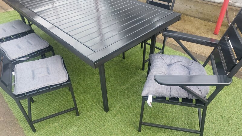 Set masa cu 8 scaune